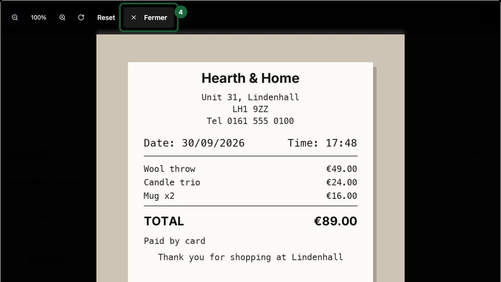 Full-screen receipt photo with Fermer highlighted on a tablet