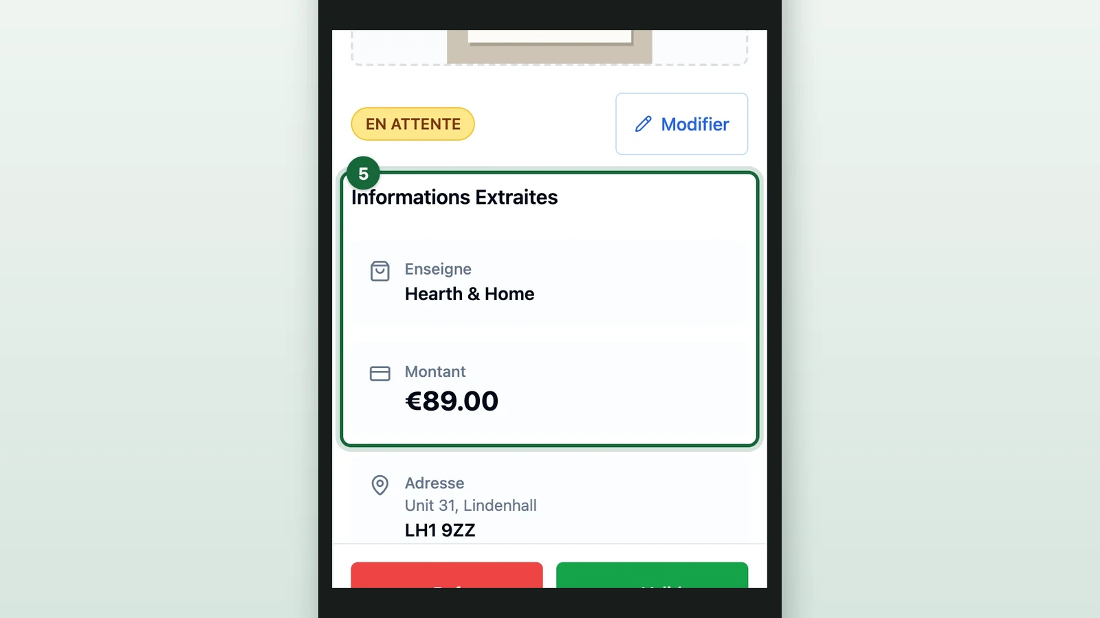 Hearth & Home receipt window with Informations Extraites highlighted on a phone