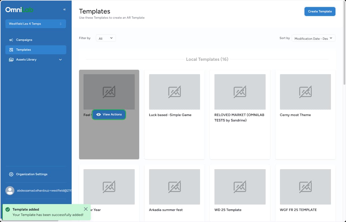 Liste Templates avec une confirmation Template added et le bouton View Actions mis en évidence sur la carte du nouveau modèle